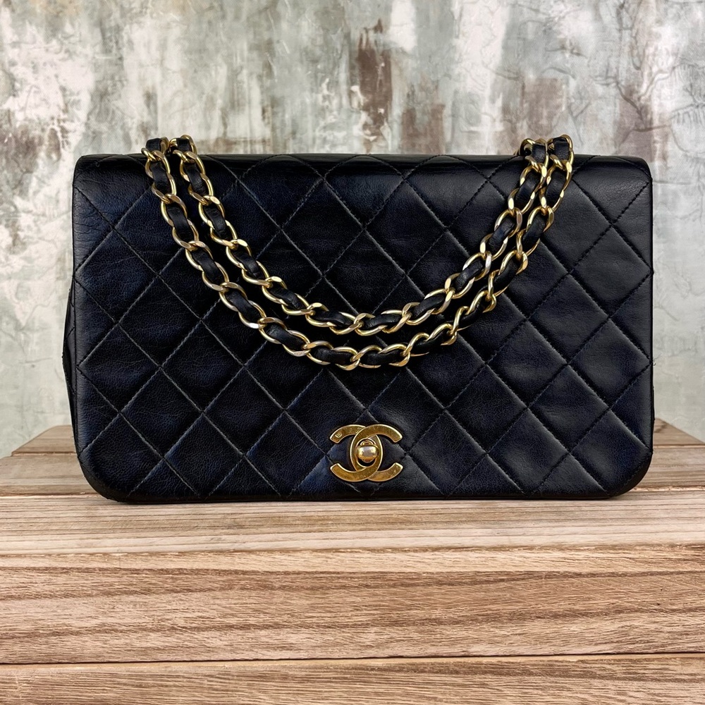 CHANEL CLASSIC FULL FLAP BLACK LAMBSKIN 24K GHW SMALL 🔥Like New!!!!🔥 - Picture 15 of 15